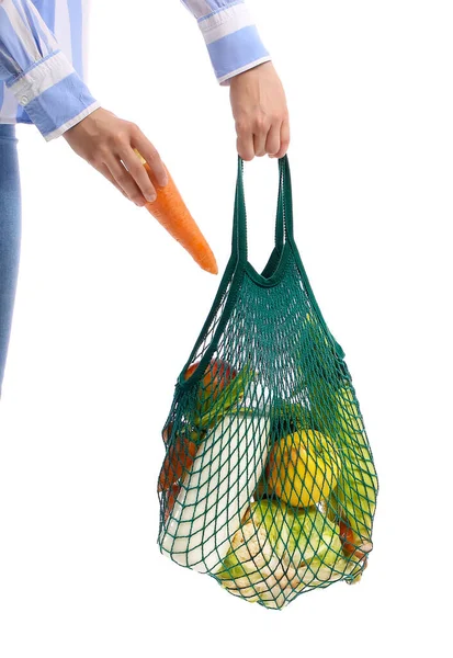 Mujer Joven Sosteniendo Bolsa Cuerda Con Comida Bebida Sobre Fondo —  Fotos de Stock