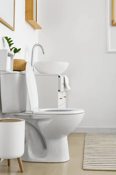 Witte Toiletpot Ladekast Bij Lichte Wand Toilet — Stockfoto