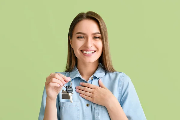 Happy Young Woman Key House Green Background — Stock Photo, Image