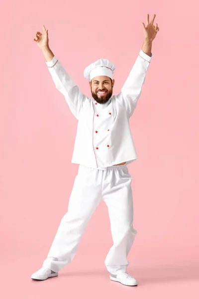 Baile Chef Masculino Sobre Fondo Rosa —  Fotos de Stock