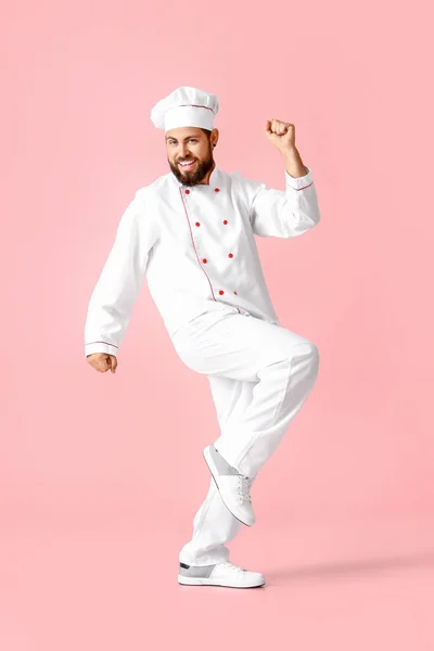 Baile Chef Masculino Sobre Fondo Rosa —  Fotos de Stock