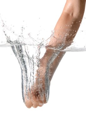 Beyaz arka planda insan yumruğu.