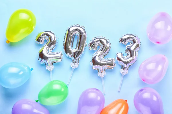 Şekil 2023 Mavi Arkaplanda Farklı Balonlar — Stok fotoğraf