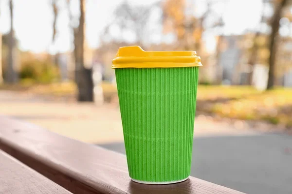 Takeaway Cup Tasty Latte Bench Park — Stock Photo, Image