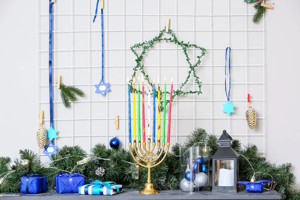 Hermosas Decoraciones Para Celebración Hanukkah Chimenea Habitación —  Fotos de Stock