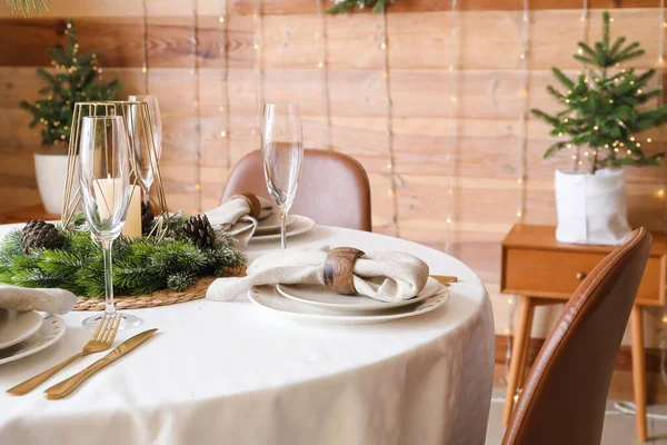 Matbord Med Vacker Inramning För Julfirande Festligt Rum — Stockfoto