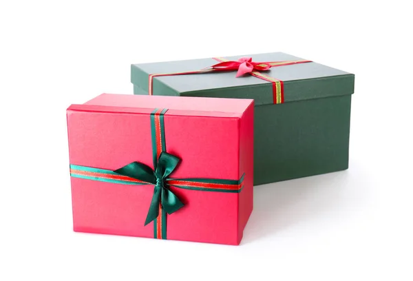 Beyaz Arka Planda Izole Edilmiş Güzel Noel Hediye Kutuları — Stok fotoğraf