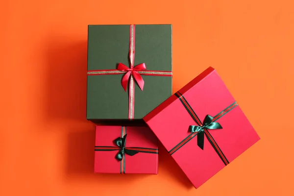 Рождественские Подарочные Коробки Оранжевом Фоне — стоковое фото