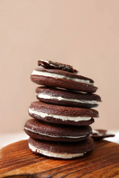 Board Tasty Chocolate Cookies Table Closeup — Stock Photo, Image