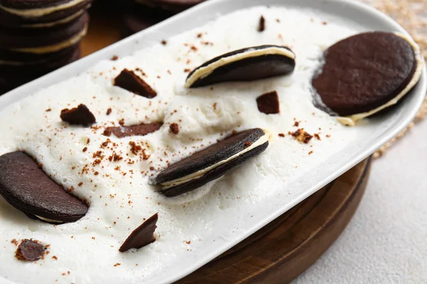 Bowl Tasty Chocolate Cookies Cream Table Closeup — Stock Photo, Image