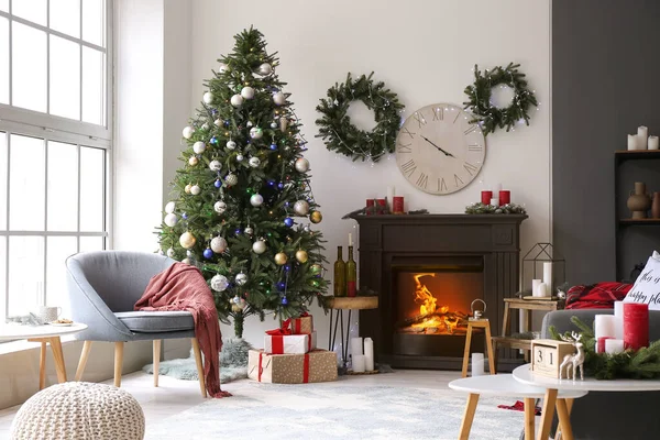 Beautiful Living Room Fireplace Decorated Christmas — Stock Photo, Image