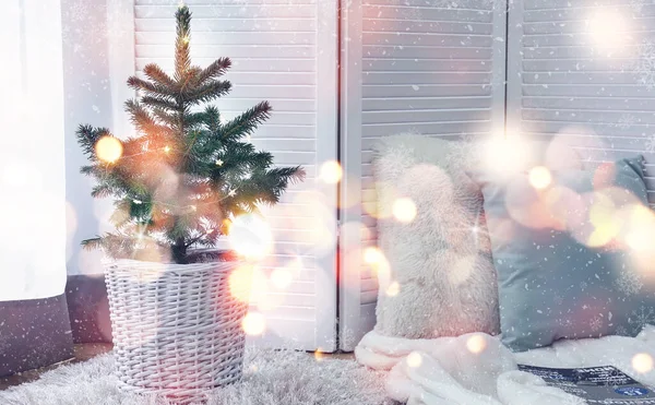 Hermoso Árbol Navidad Interior Habitación —  Fotos de Stock