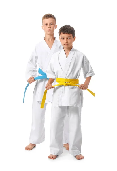 Kleine Jongens Karategi Witte Achtergrond — Stockfoto