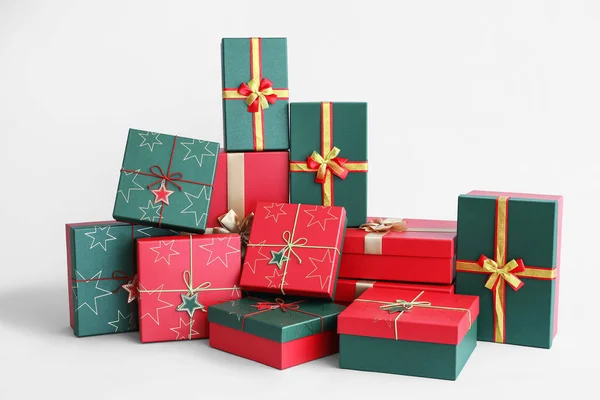 Diferentes Caixas Presente Natal Fundo Branco — Fotografia de Stock
