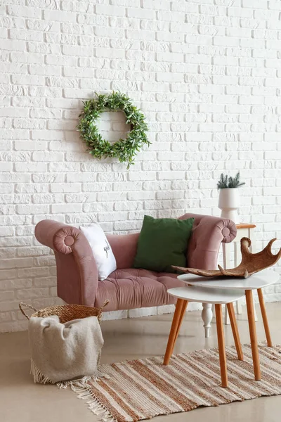 Pink Armchair Tables Christmas Decor White Brick Wall — Stock Photo, Image