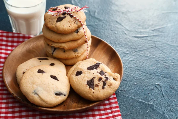 Assiette Avec Délicieux Biscuits Faits Maison Verre Lait Sur Fond — Photo