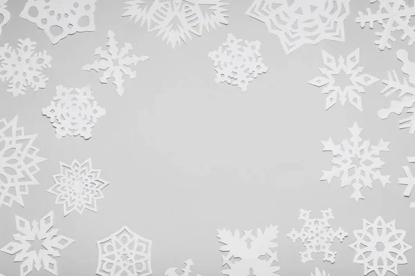 Açık Arkaplanda Güzel Kar Tanelerinden Yapılmış Çerçeve — Stok fotoğraf