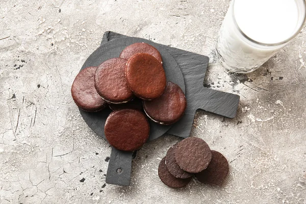 Slate Board Tasty Chocolate Cookies Glass Milk Grey Background — Stock Photo, Image