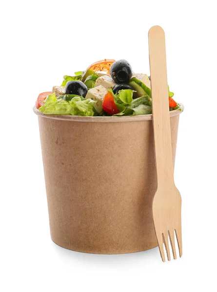 Papper Låda Med Hälsosam Grekisk Sallad Vit Bakgrund — Stockfoto