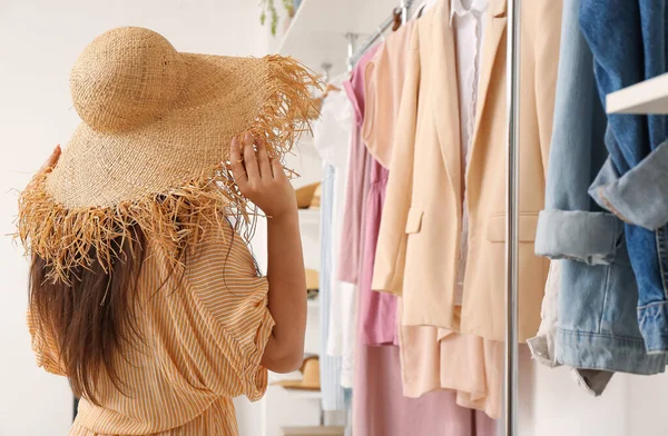 Woman Trying Straw Hat Boutique — Stock Photo, Image