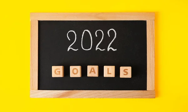 Deska Rysunkiem 2022 Słowem Goals Żółtym Tle — Zdjęcie stockowe