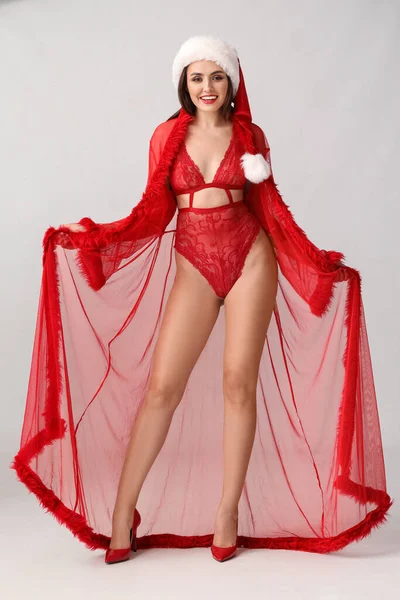 Sexig Ung Kvinna Santa Hatt Och Underkläder Ljus Bakgrund — Stockfoto