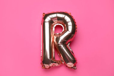 Pembe arka planda R harfi şeklinde balon.