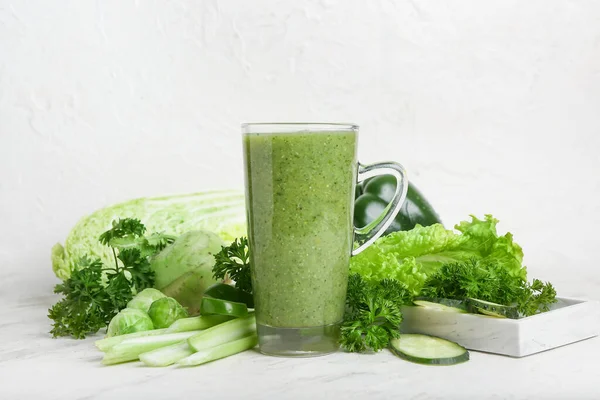 Cup Healthy Green Smoothie Vegetables Light Background — Stock Photo, Image