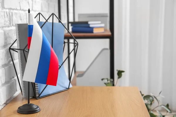 Сучасне Робоче Місце Російським Прапором Кімнаті — стокове фото