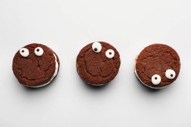 Işık arkaplanda komik kurabiyeler