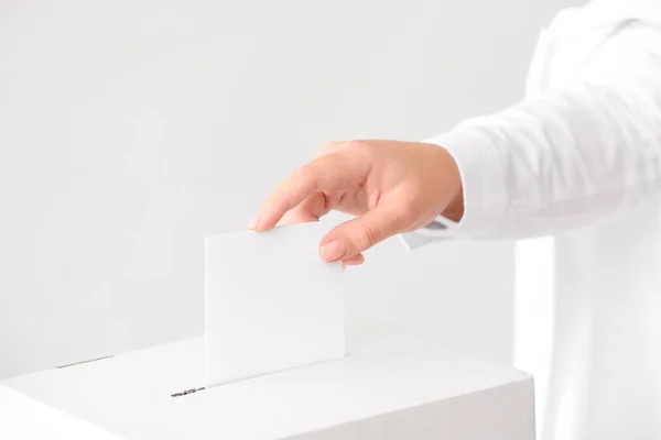 Voting Woman Ballot Box — Stock Photo, Image