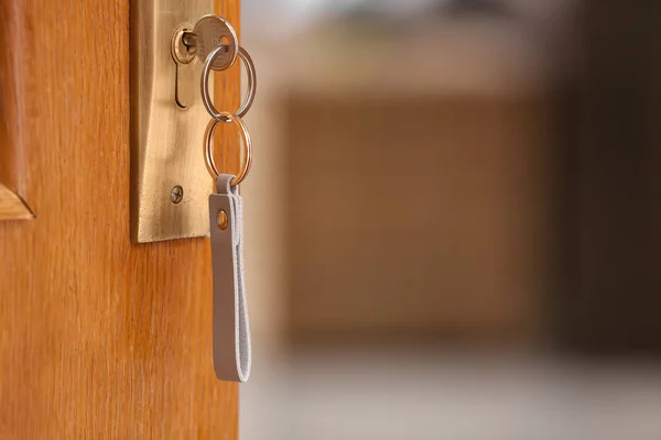 Clé Insérée Dans Trou Porte Gros Plan — Photo