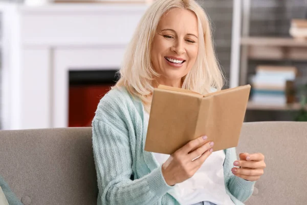 Beautiful Mature Woman Reading Book Home Autumn Day — Stock Photo, Image