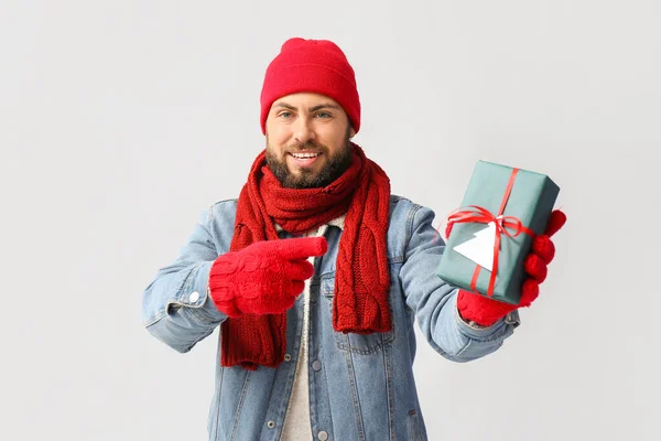 Handsome Man Winter Clothes Gift Light Background — Stock Photo, Image
