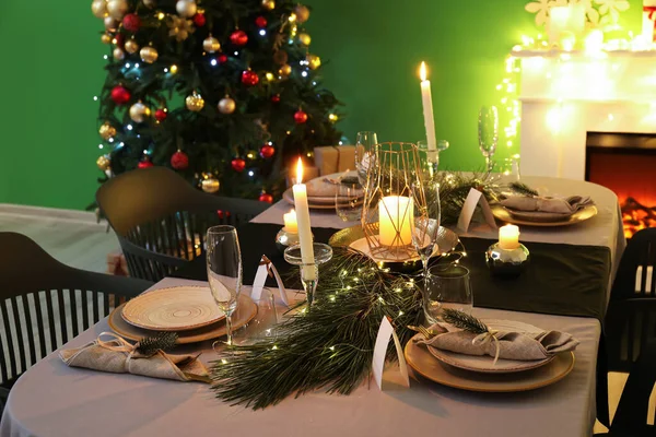 Dining Table Beautiful Setting Living Room Decorated Christmas Eve — Stock Photo, Image