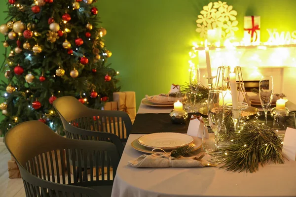 Tavolo Pranzo Con Bella Cornice Soggiorno Decorato Vigilia Natale — Foto Stock