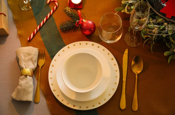 Esstisch Mit Dekoration Für Weihnachtsfeier Von Oben — Stockfoto