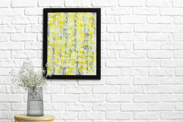 Vase Beautiful Gypsophila Flowers Table White Brick Wall Picture Room — Stock Photo, Image