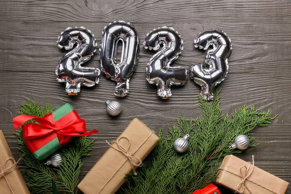 Silver Balloons Shape Figure 2023 Gift Boxes Christmas Decor Dark — Stock Photo, Image