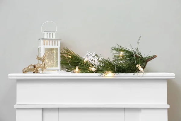 Lantern Christmas Decor Fireplace Room — Stock Photo, Image