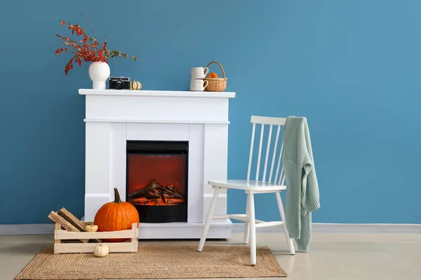 Stylish Fireplace Autumn Decor Blue Wall Room — Stock Photo, Image