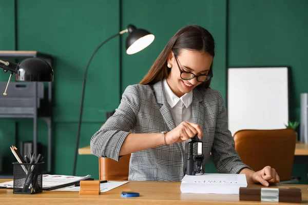 Female Notary Public Attaching Seal Documents Office — Stock Photo, Image