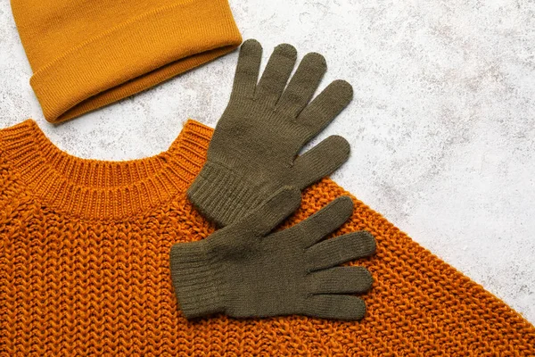 Warm Gloves Sweater Hat Light Background Closeup — Stock Photo, Image