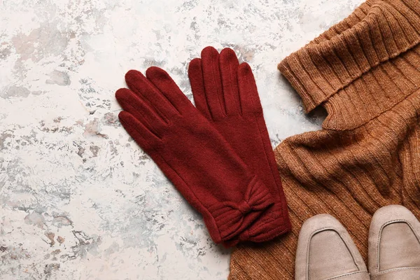 Warm Gloves Sweater Shoes Grunge Background Closeup — Stock Photo, Image