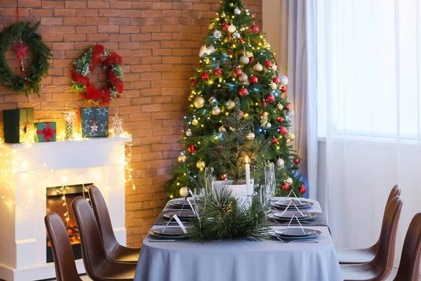 Tavolo Pranzo Con Bella Cornice Soggiorno Decorato Vigilia Natale — Foto Stock