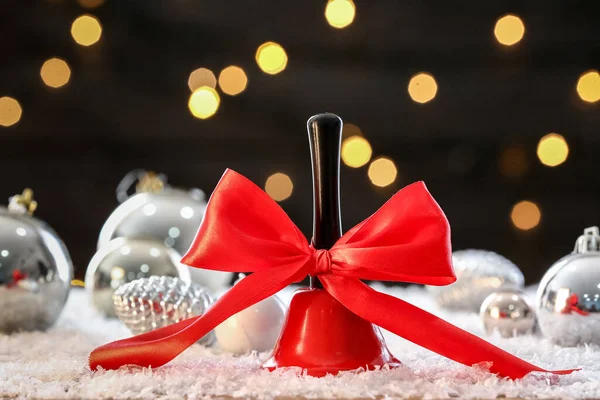 크리스마스 과뿌연 불빛에 아름다운 장식들 — 스톡 사진
