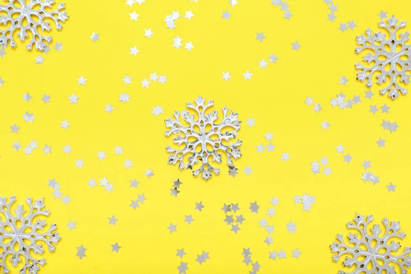 Beautiful Confetti Snowflakes Yellow Background — Stock Photo, Image