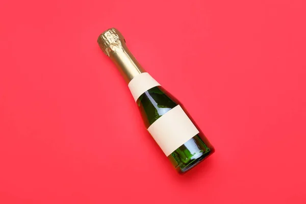Bouteille Champagne Sur Fond Rouge — Photo