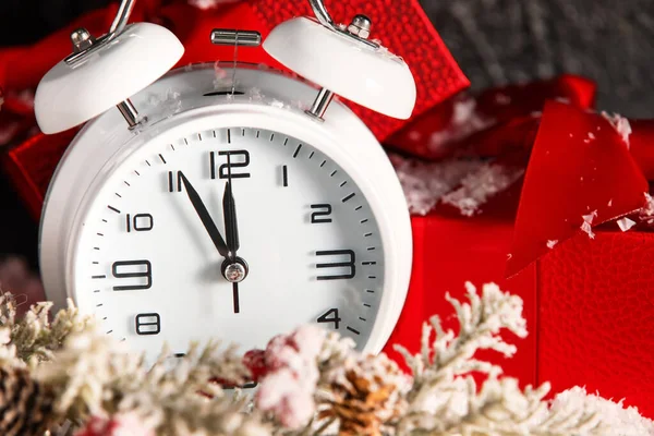 Reloj Despertador Navidad Cajas Regalo Primer Plano — Foto de Stock