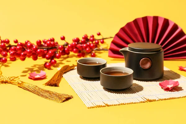 Composição Com Chá Tradicional Chinês Decoração Sobre Fundo Cor — Fotografia de Stock